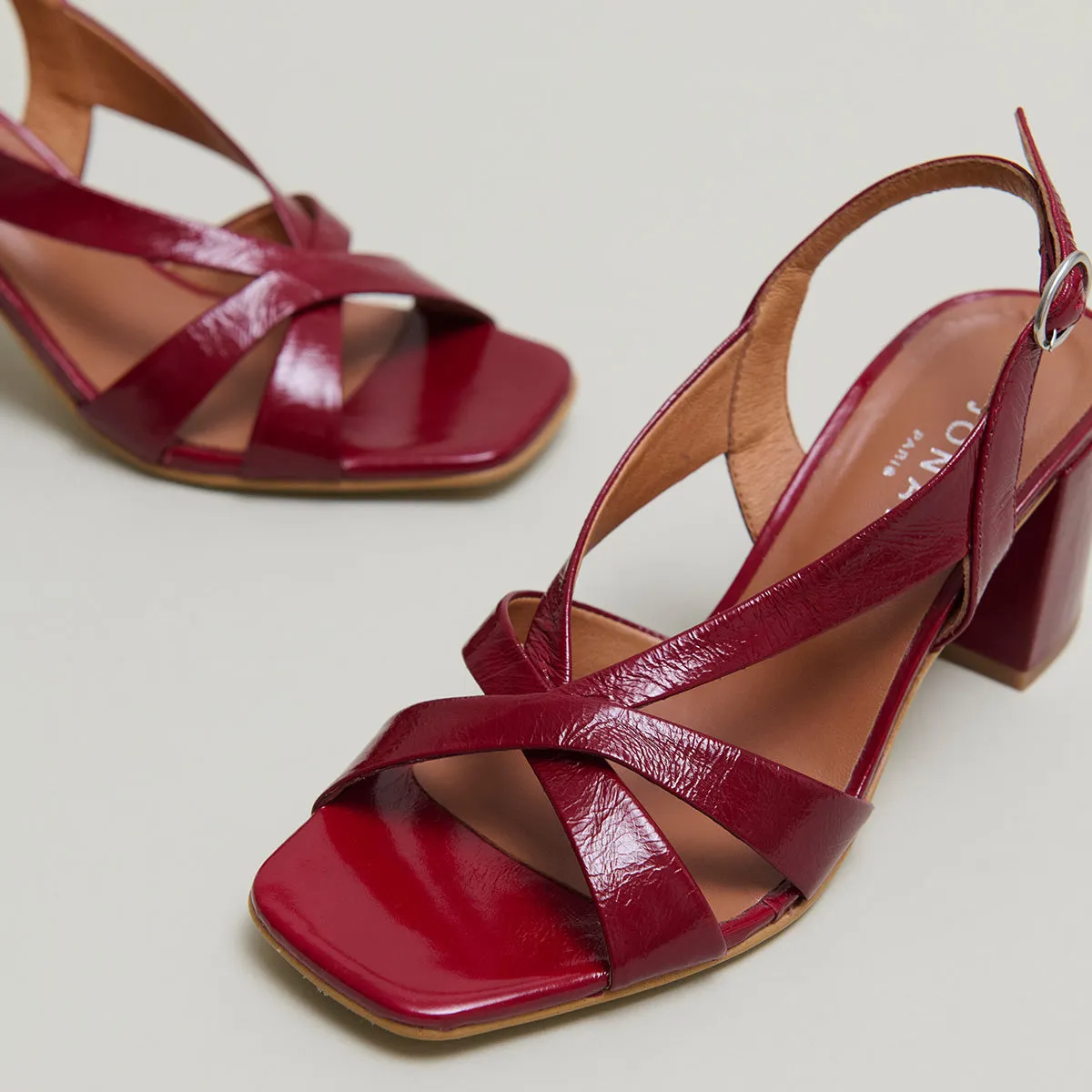 088- Vanity Cuir Brillant Rouge-Carmin