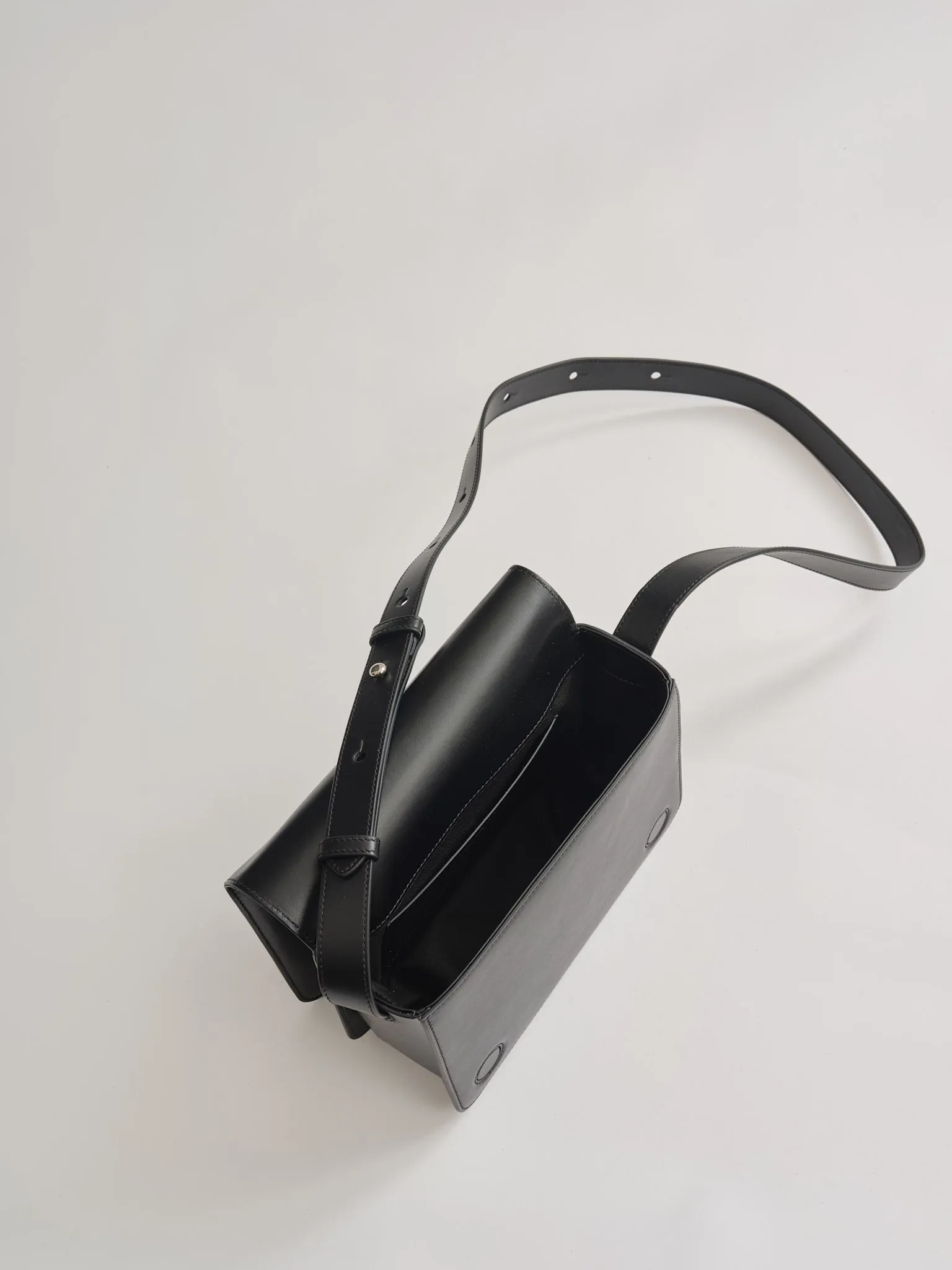 ANNIKA BAG - BLACK VITELLO