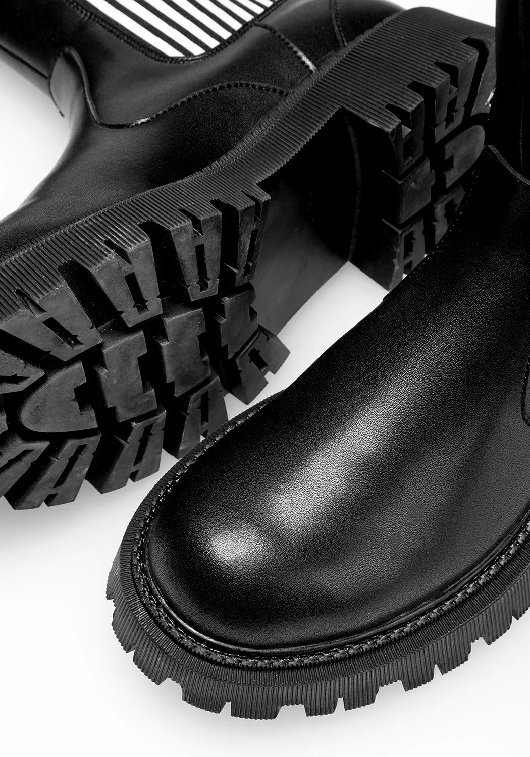BEETLE BOOTS