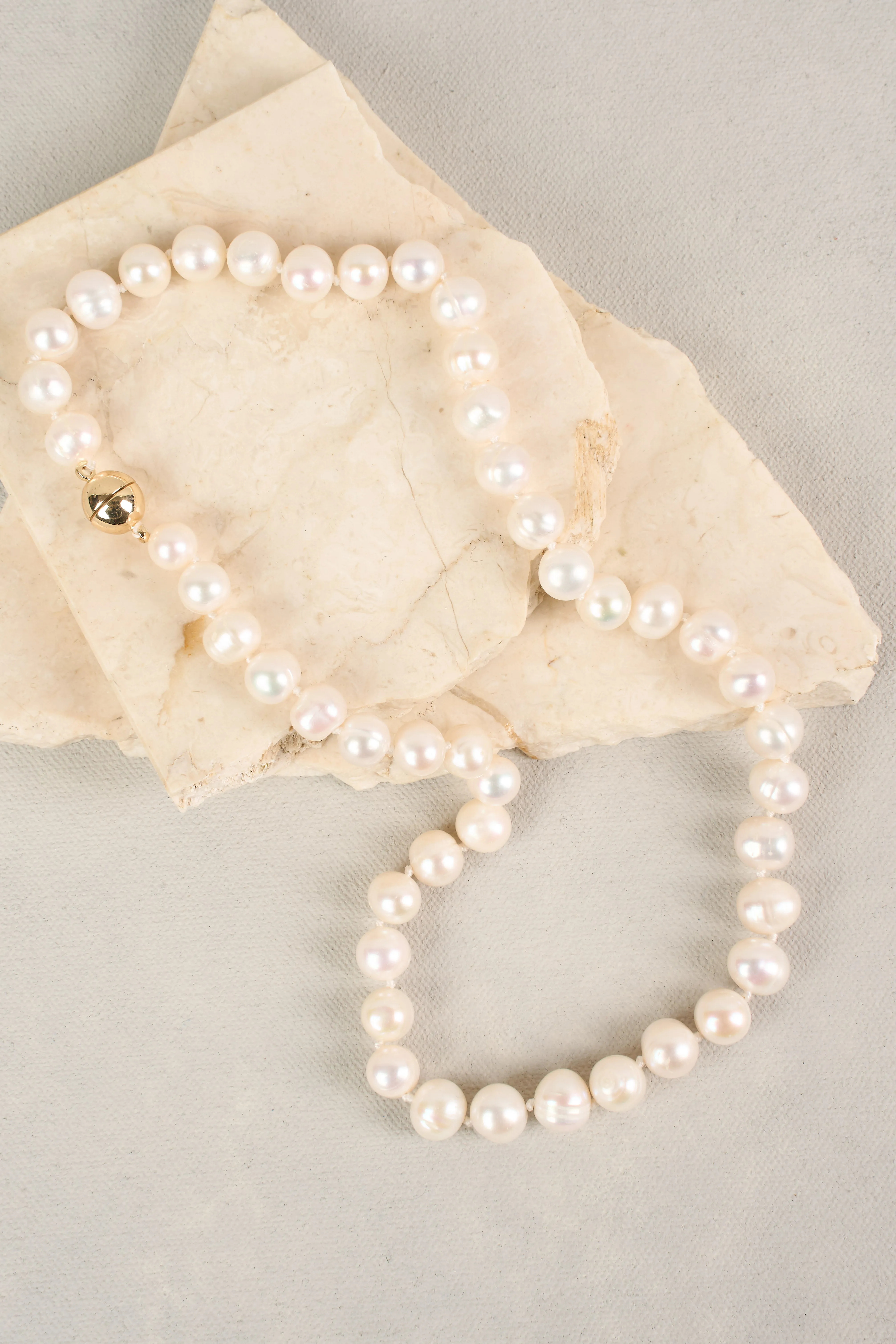 Classique Pearl Necklace - White