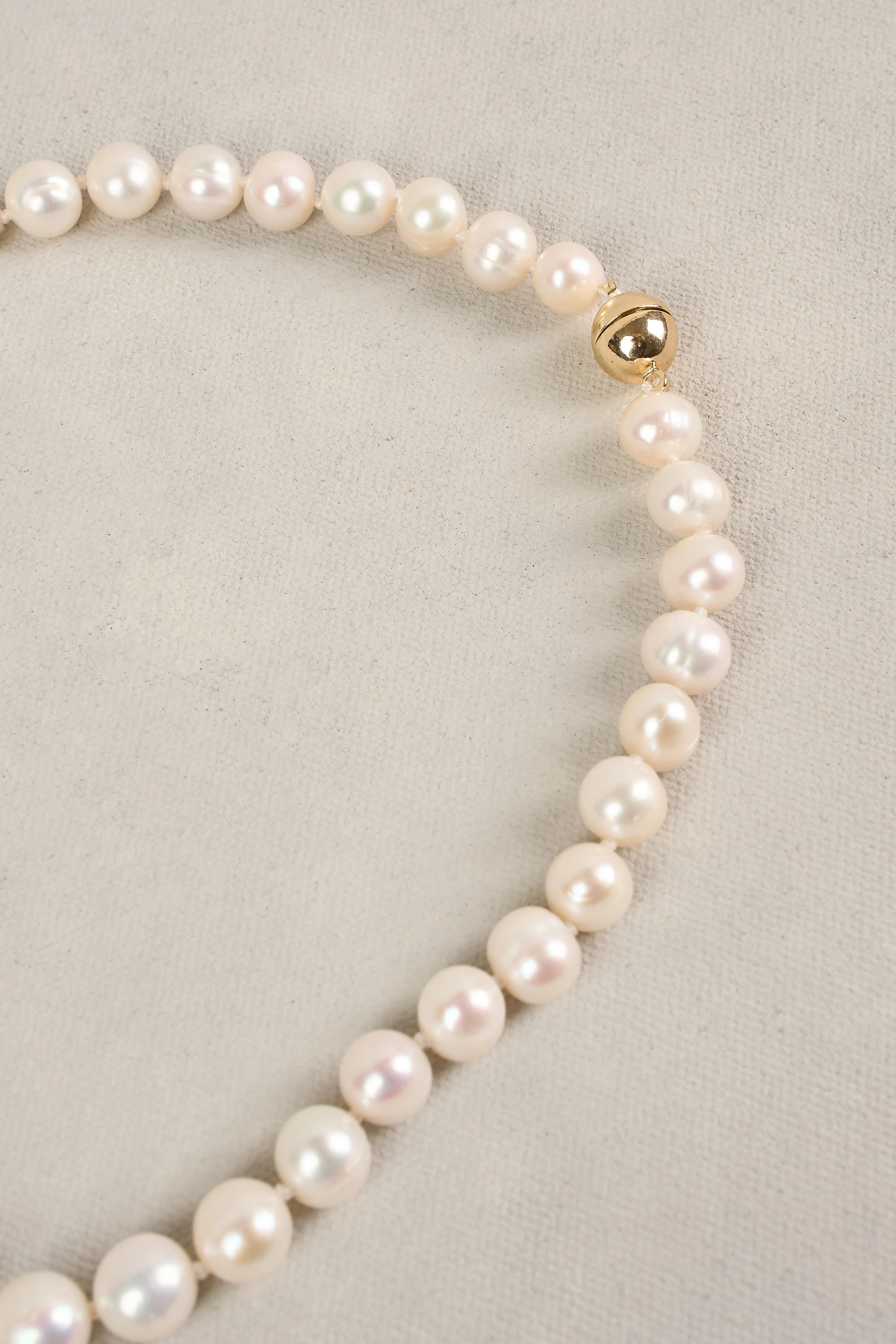 Classique Pearl Necklace - White