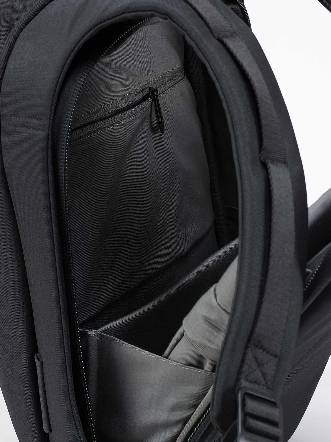 Isar M EcoYarn Black