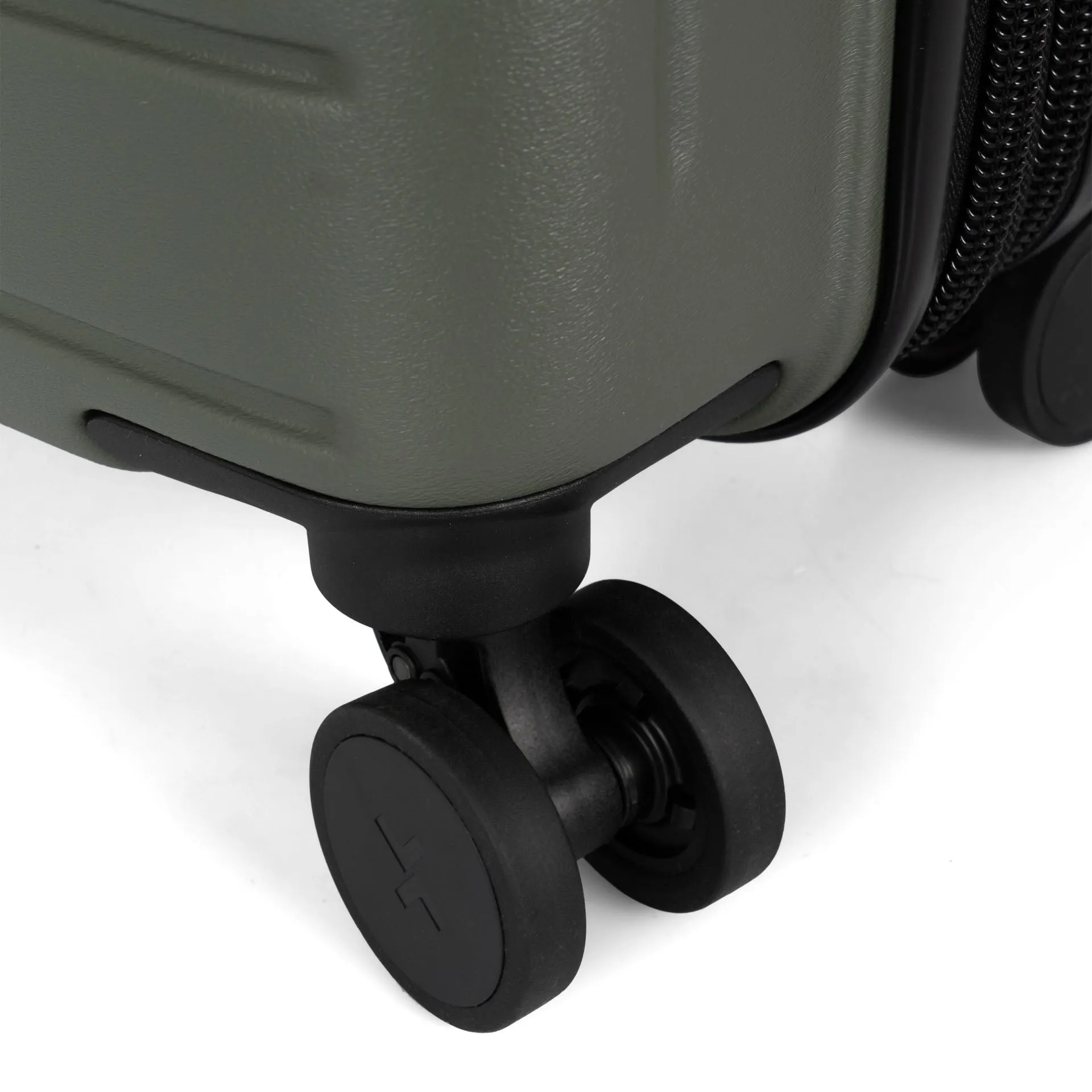 Legend Hardside 20 Carry-On Luggage