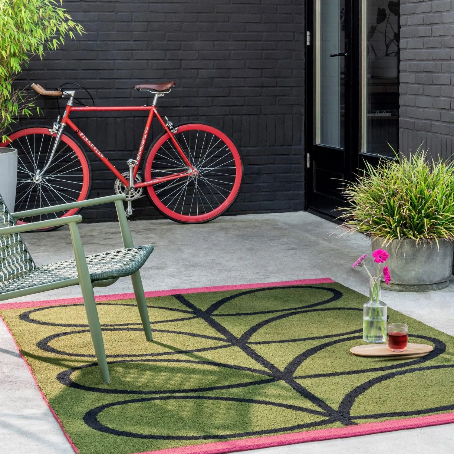 Linear Stem Outdoor Rug - Olive