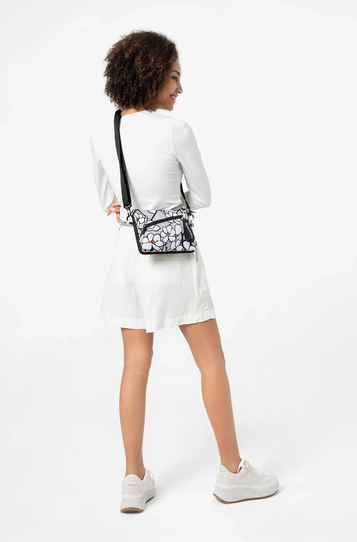 Zoom | Slim RFID Crossbody